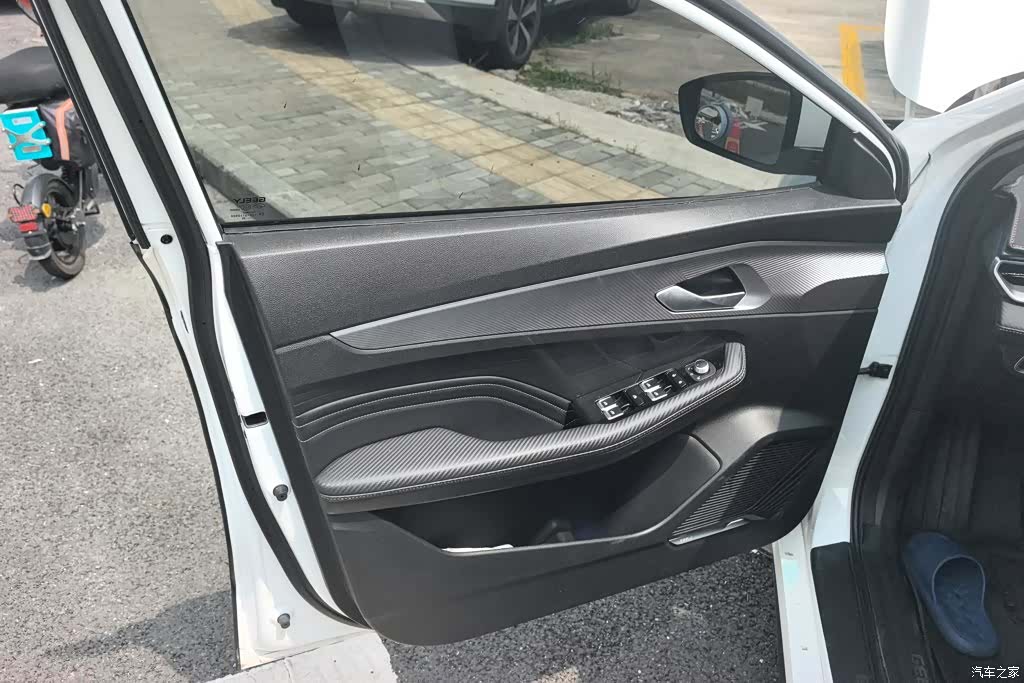 Geely Binray, 2025 7