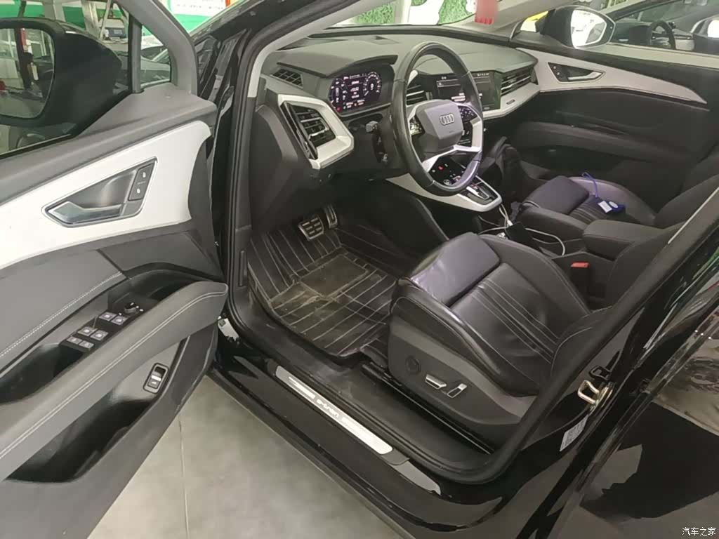 Audi Q5 e-tron, 2024 16