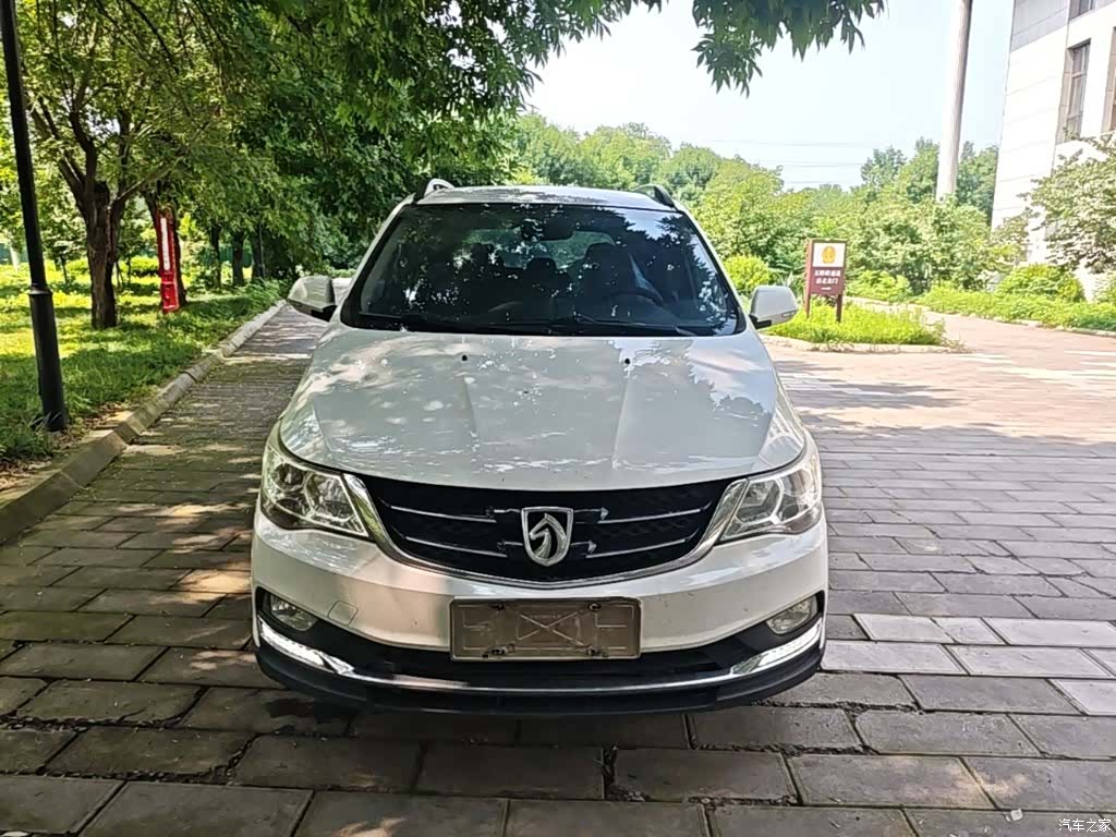 Wuling 730, 2017 3