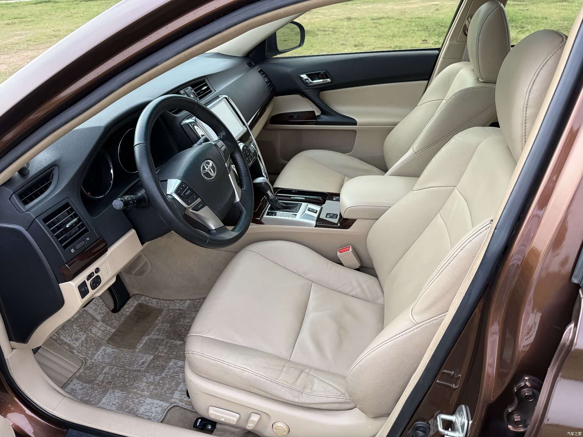 Toyota 2.5V, 2012 12