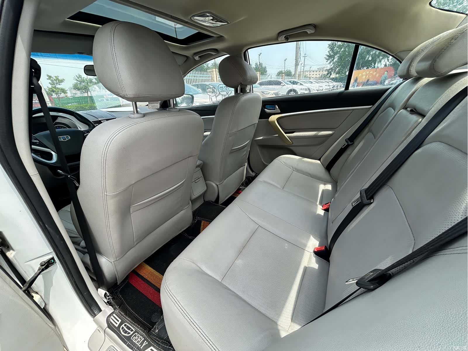 Geely Emgrand, 2015 8
