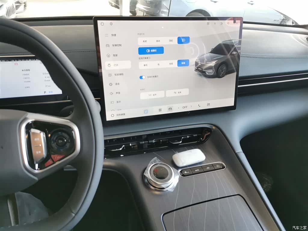 Geely Galaxy E5, 2026 13