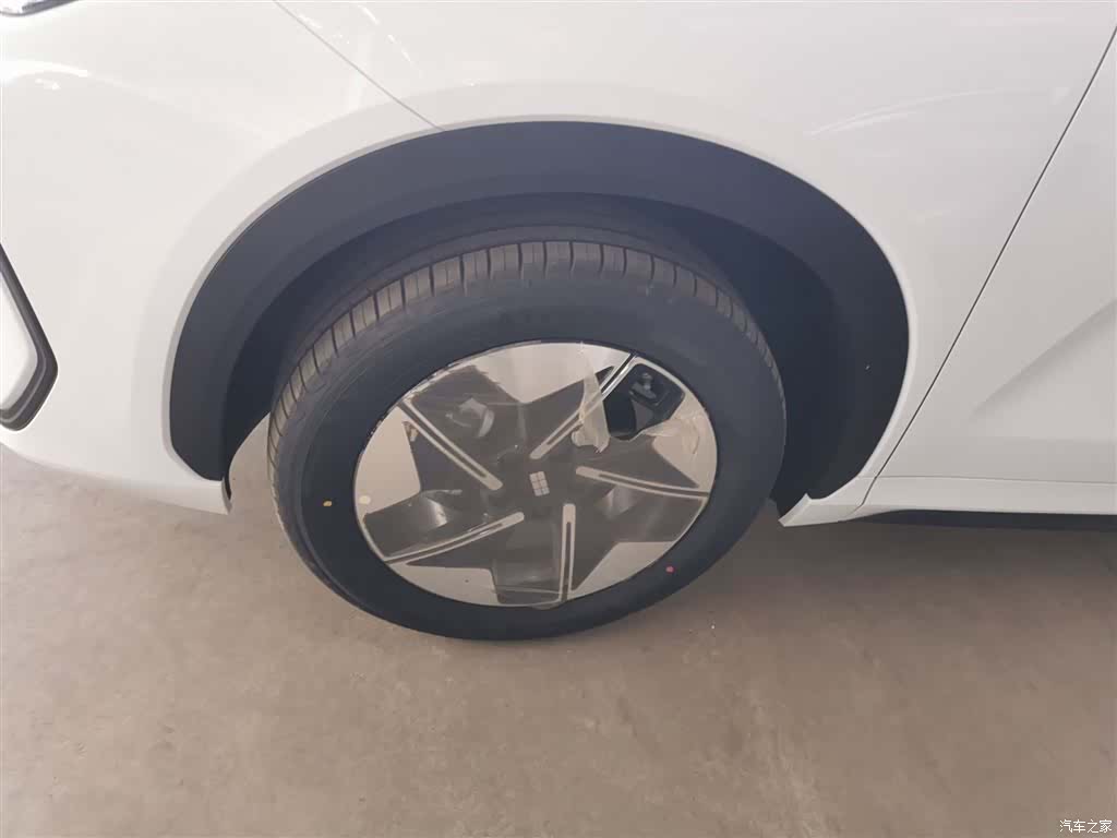 Geely Galaxy E5, 2026 23