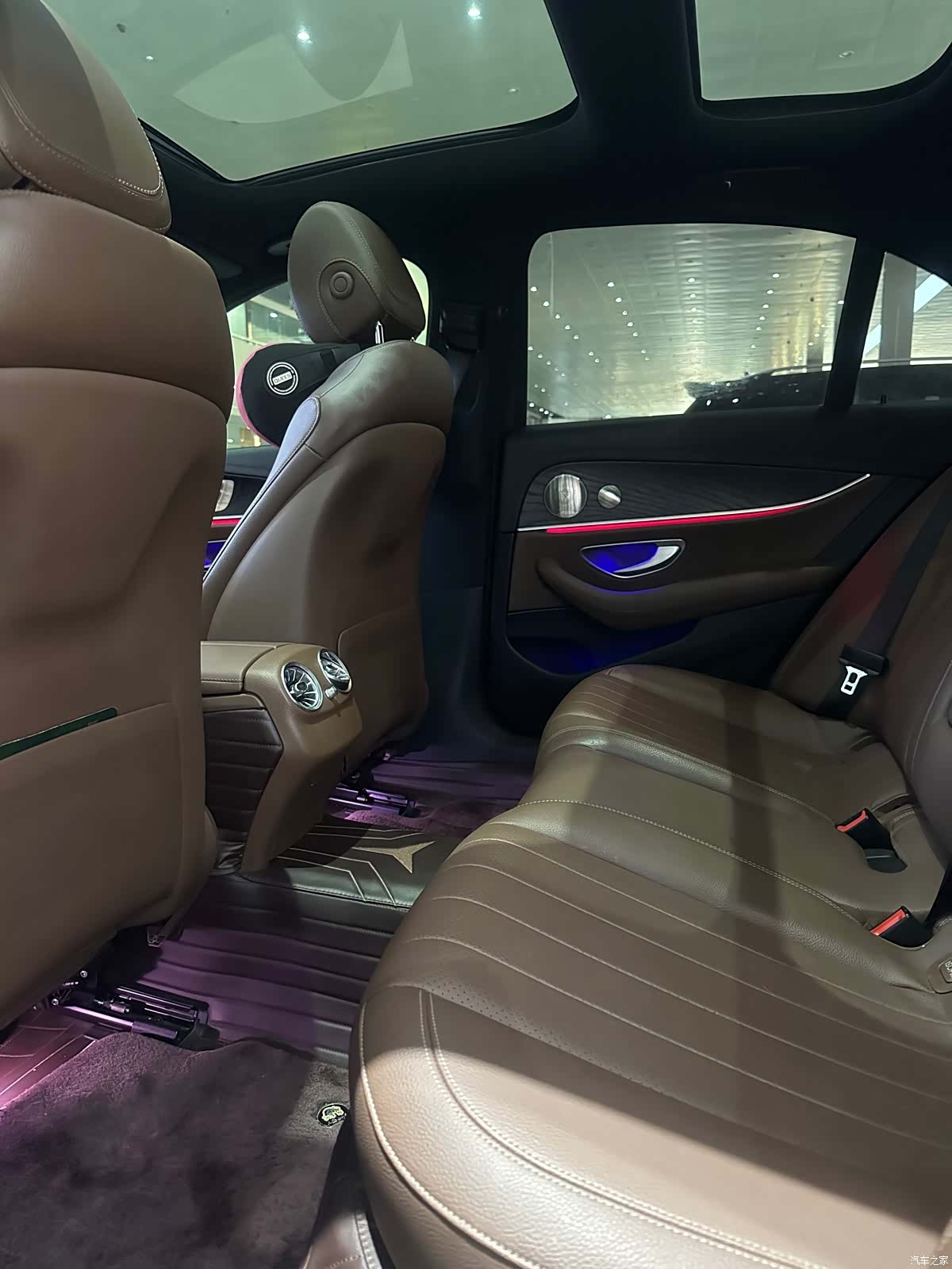 Mercedes-Benz E-Class, 2022 6