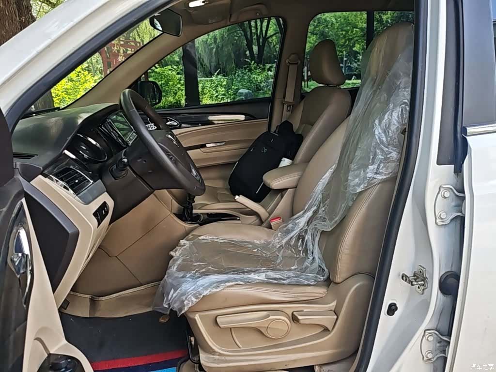 Wuling 730, 2017 15