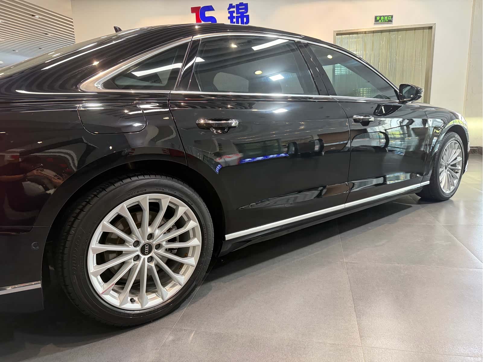 Audi A8L, 2021 10