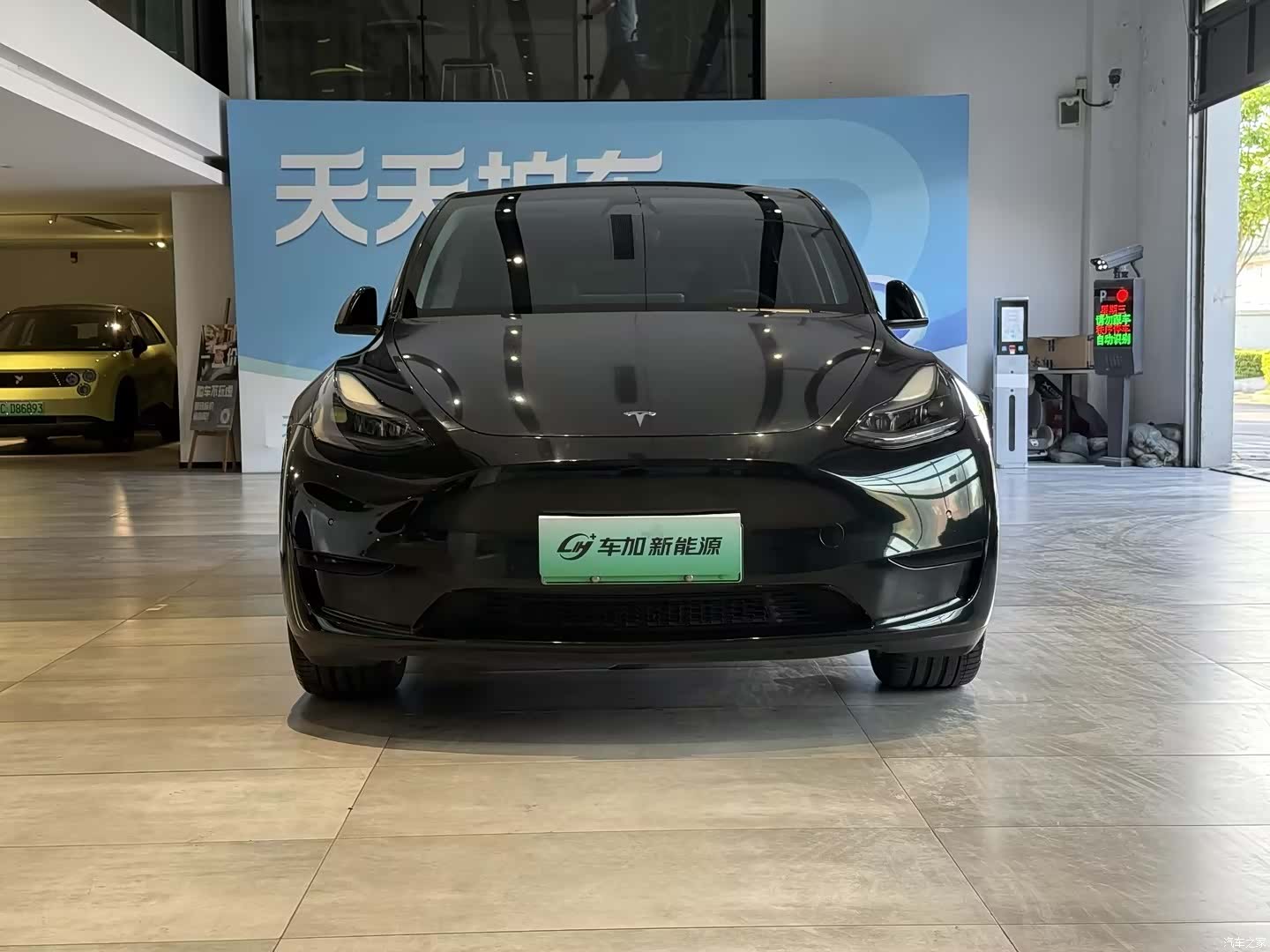 Tesla Model Y, 2023 2