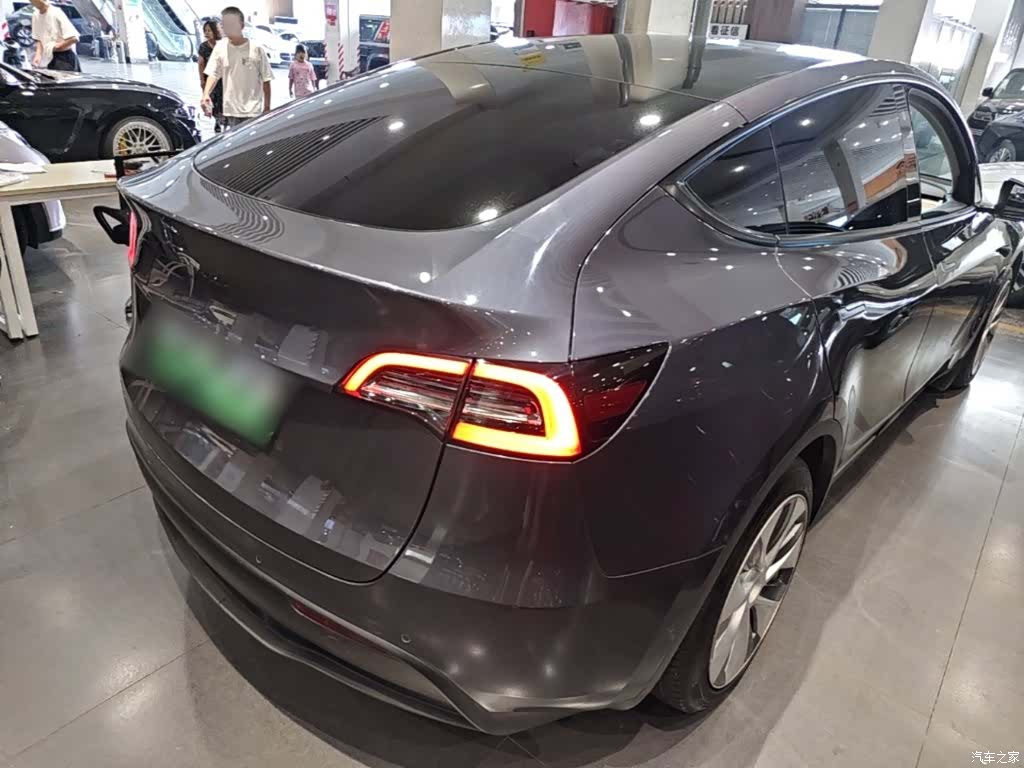 Tesla Model Y, 2022 7