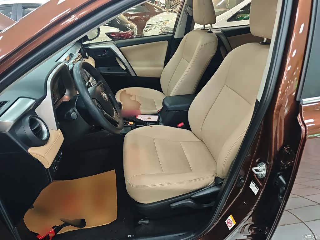 Toyota RAV4, 2017 11