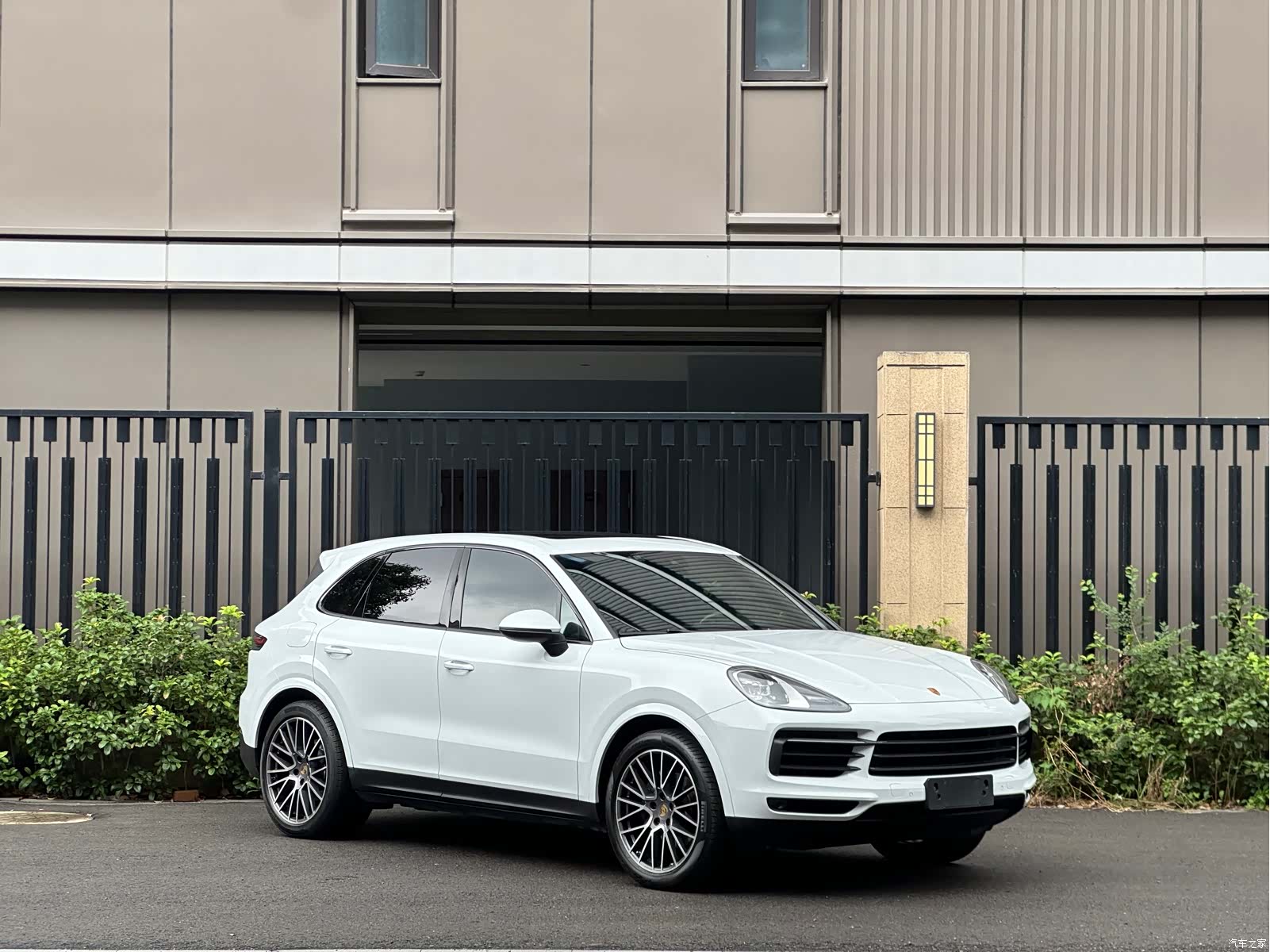 Porsche Cayenne, 2022 3