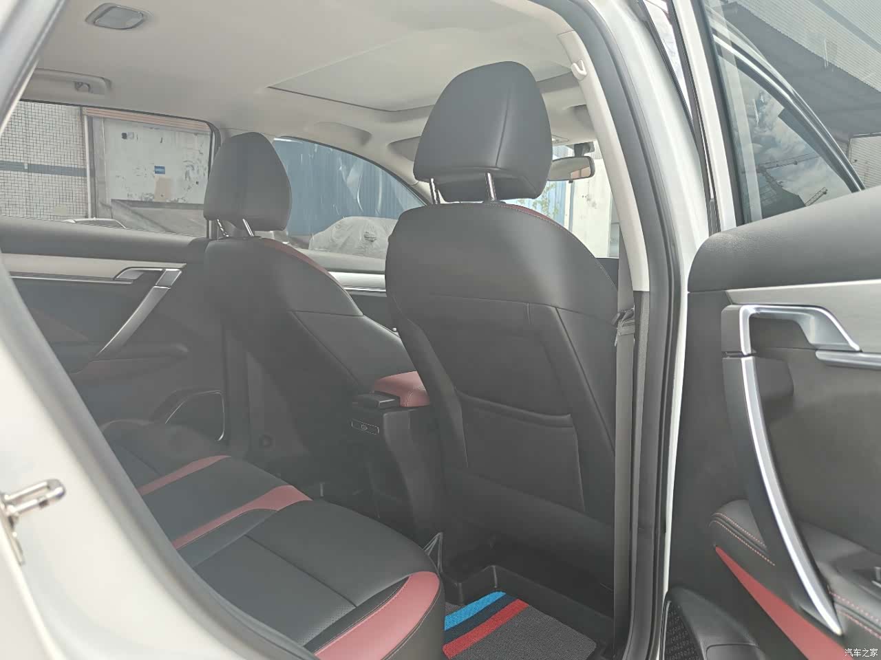 Geely Coolray, 2023 11