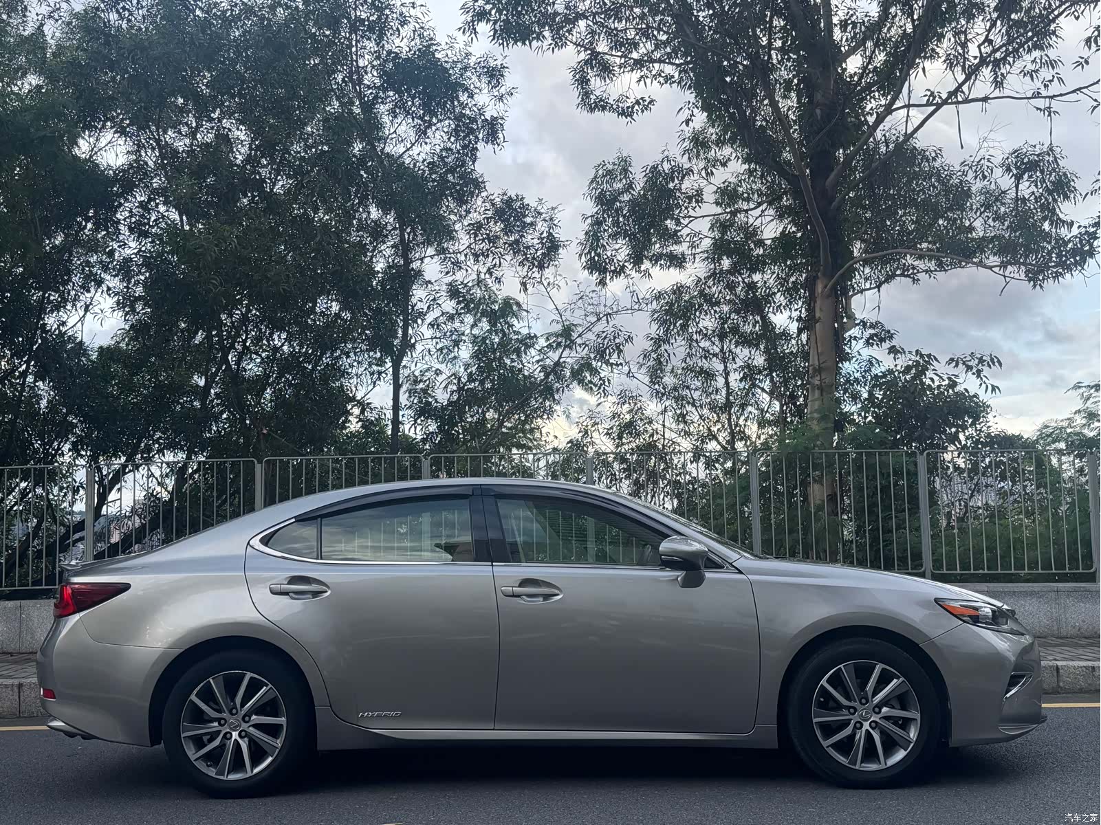 Lexus ES, 2017 4
