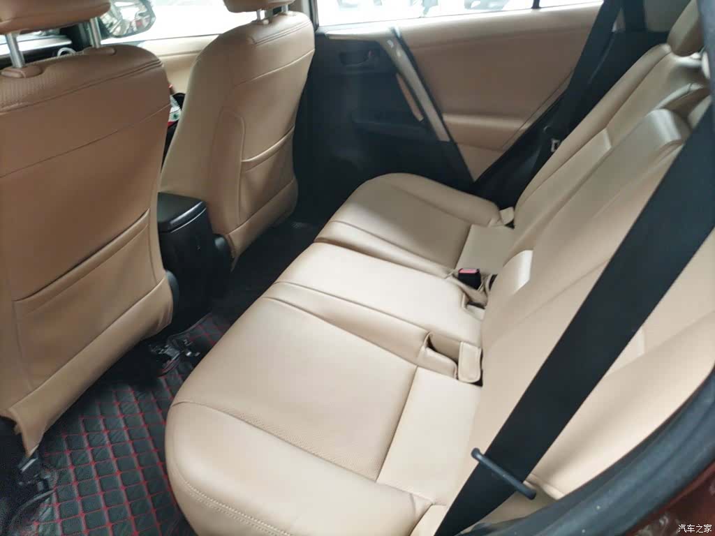 Toyota RAV4, 2014 13