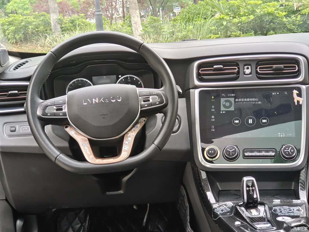 Lynk & Co 01, 2019 все фото