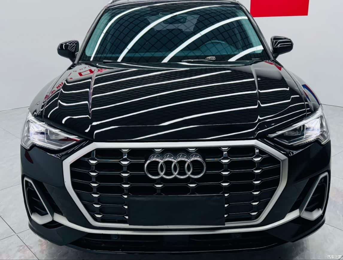 Audi Q3, 2022 2