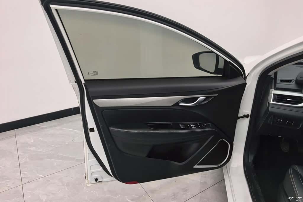 Geely Emgrand, 2020 7