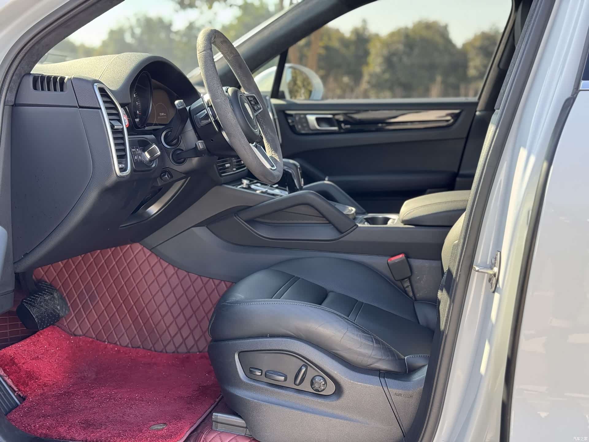 Porsche Cayenne, 2023 10