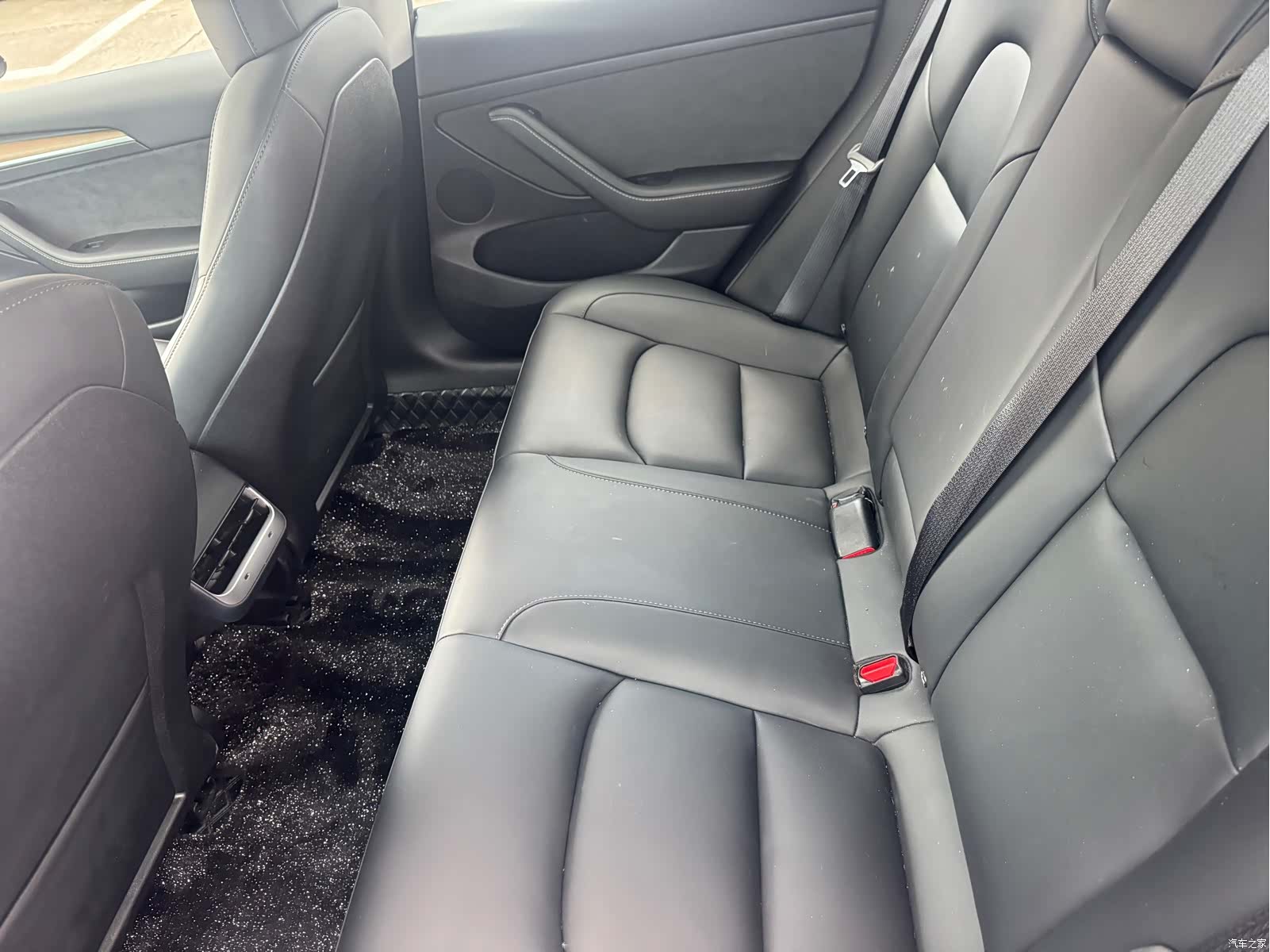 Tesla Model 3, 2023 18