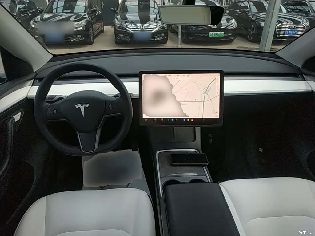 Tesla Model Y, 2022 10