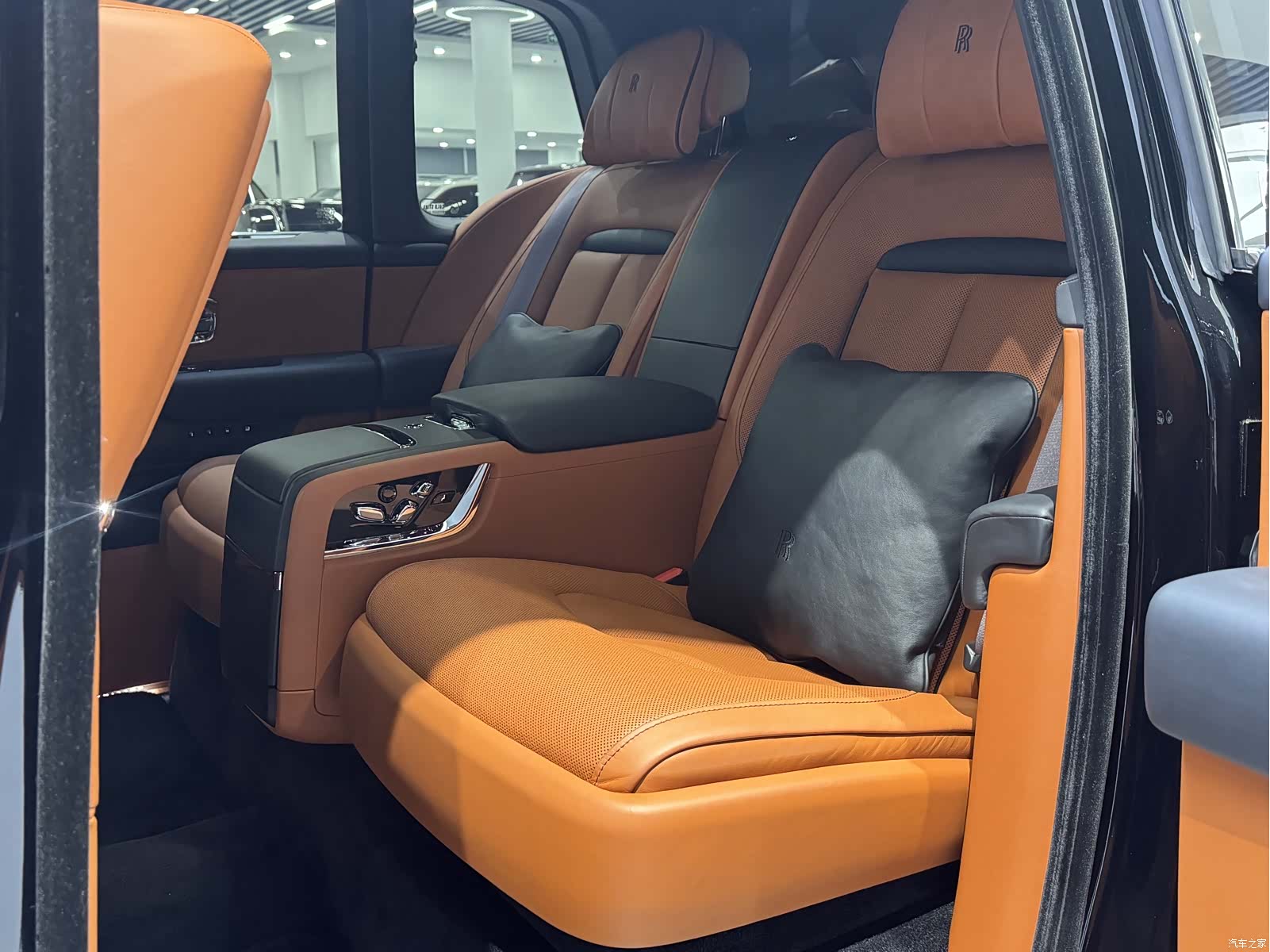 Rolls-Royce Cullinan, 2021 18