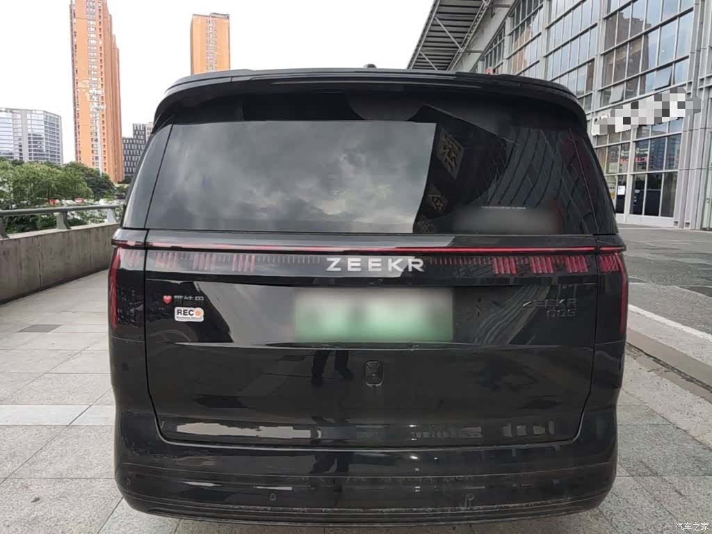 Zeekr 009, 2023 6