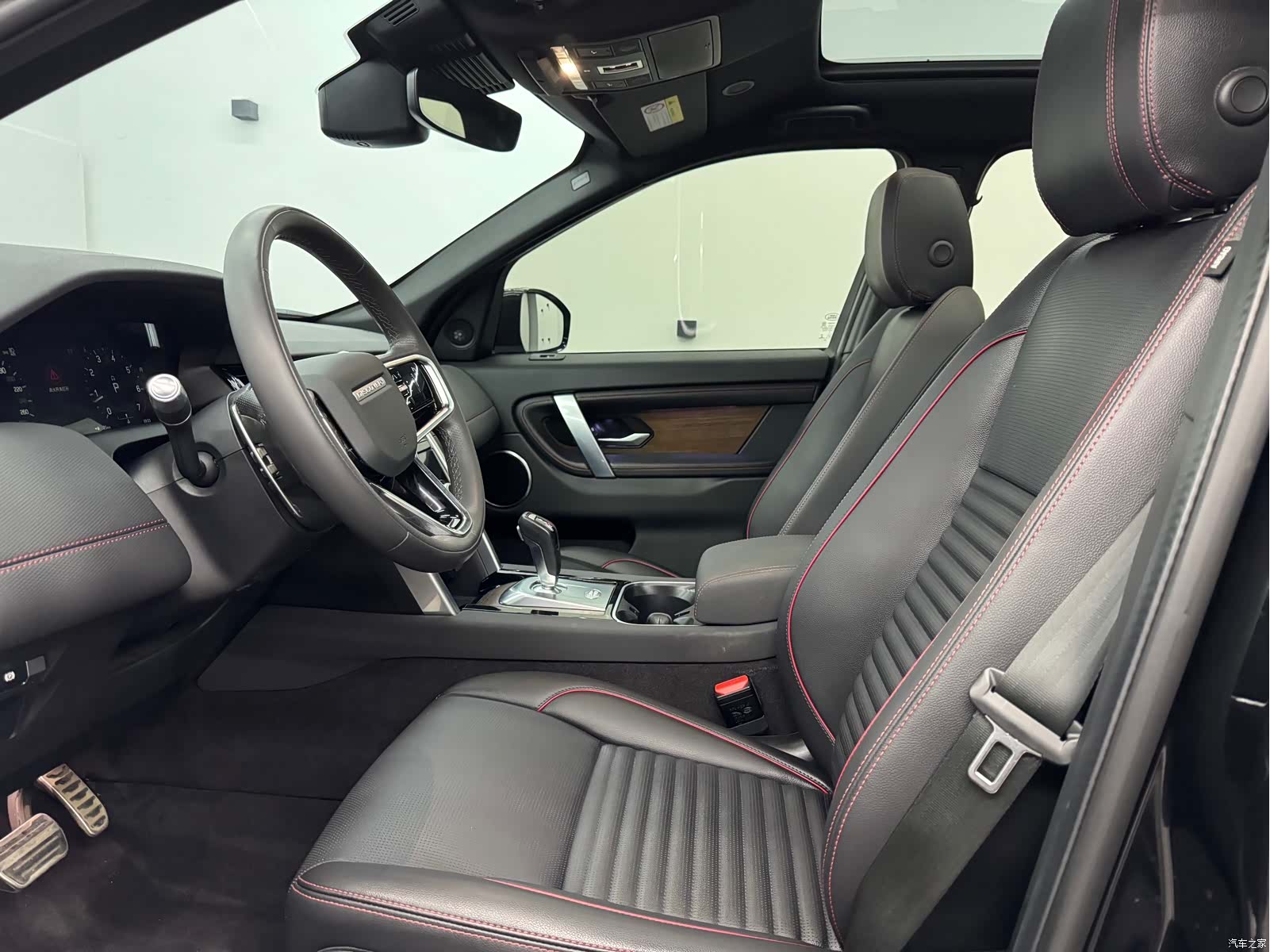 Land Rover Discovery, 2023 4