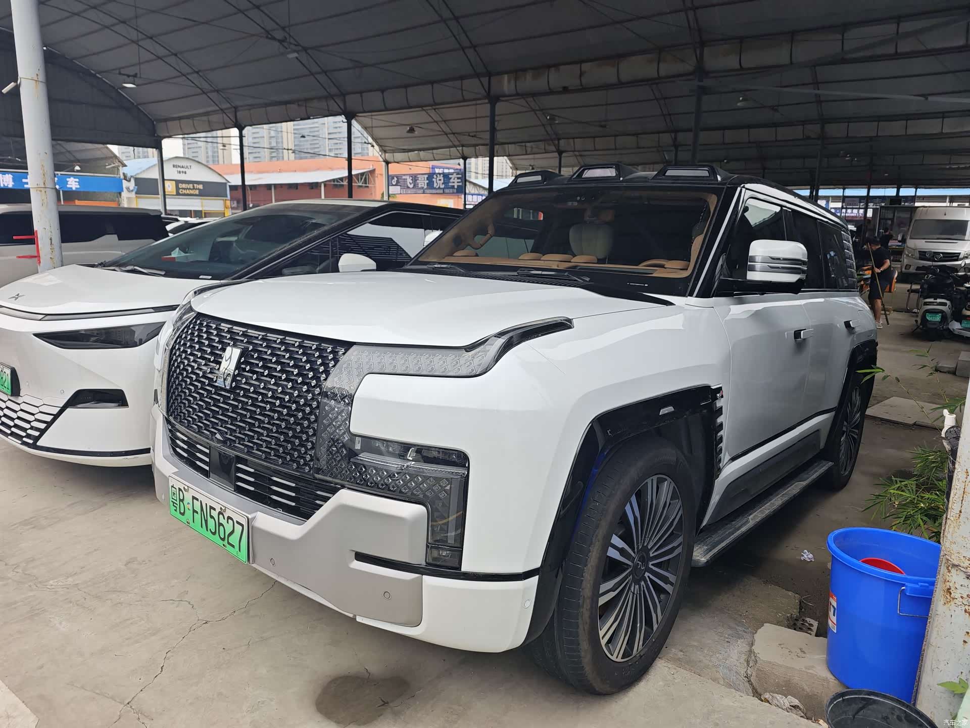 Yangwang U8, 2024 1