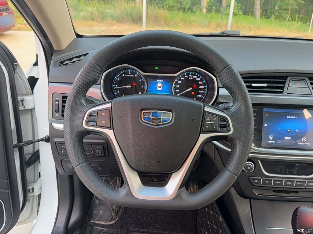 Geely Emgrand, 2017 3