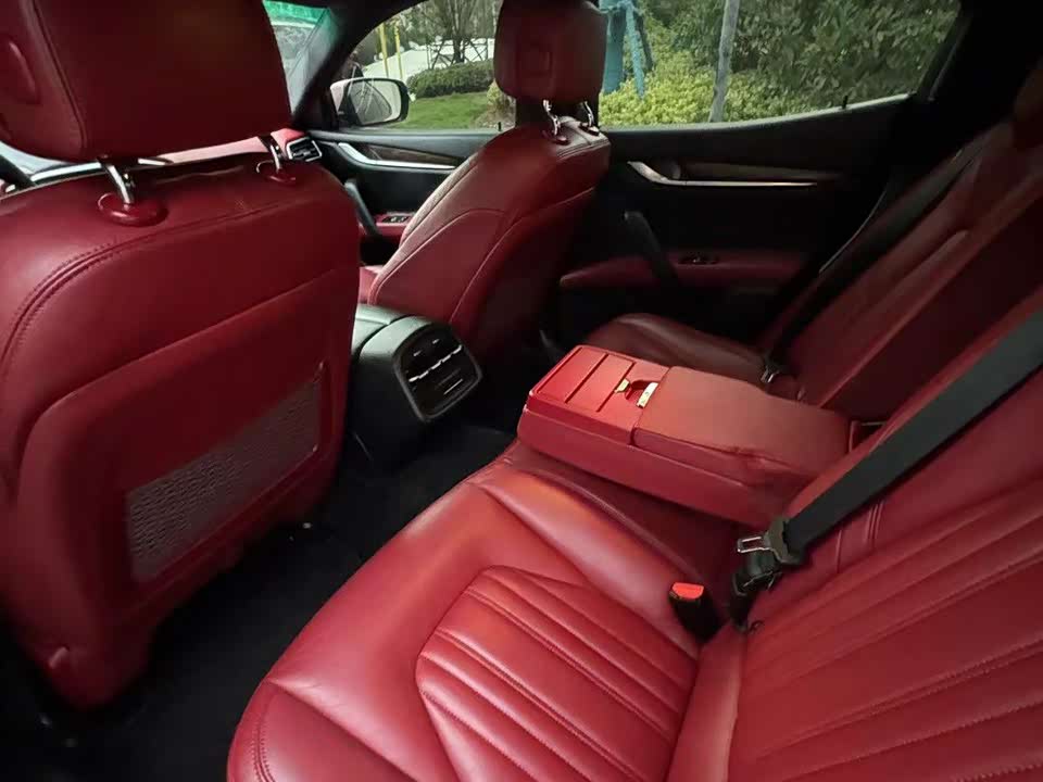Maserati Ghibli Maserati Ghibli
