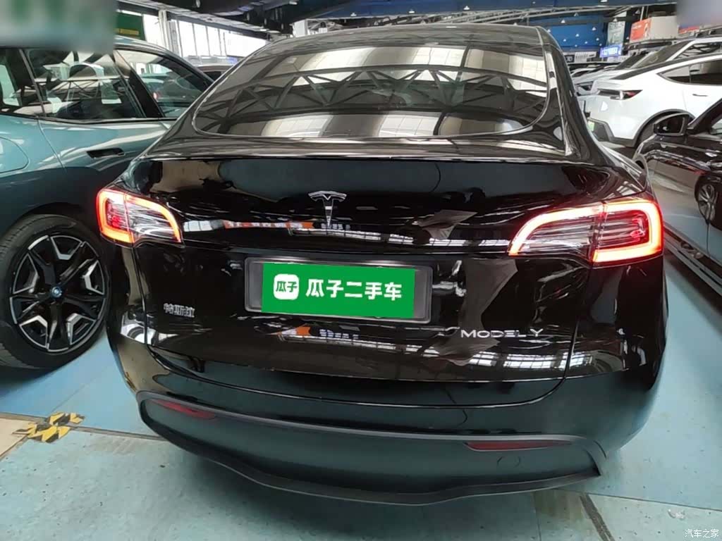 Tesla Model Y, 2023 6