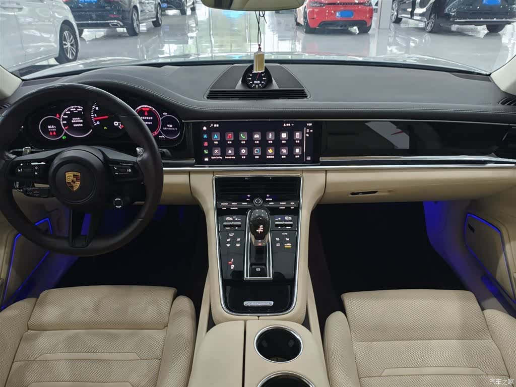 Porsche Panamera, 2022 10