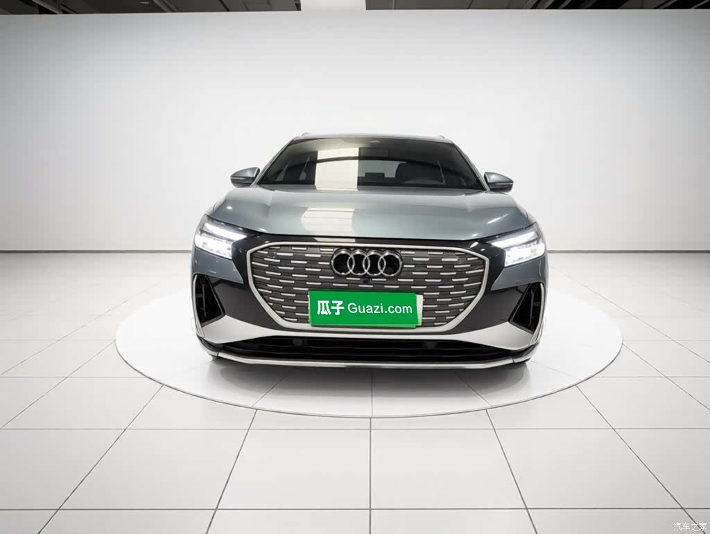 Audi Q4 e-tron, 2024 3