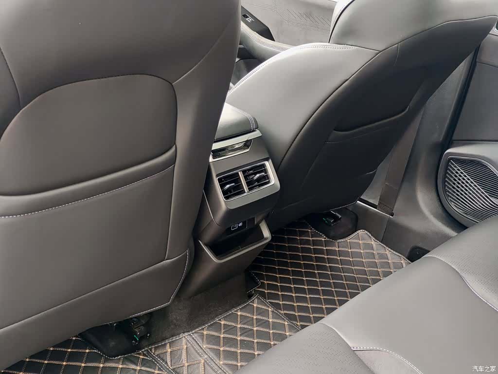 Geely Preface, 2024 9
