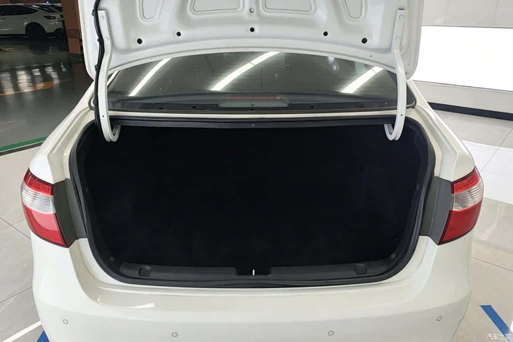 Kia K2, 2014 4
