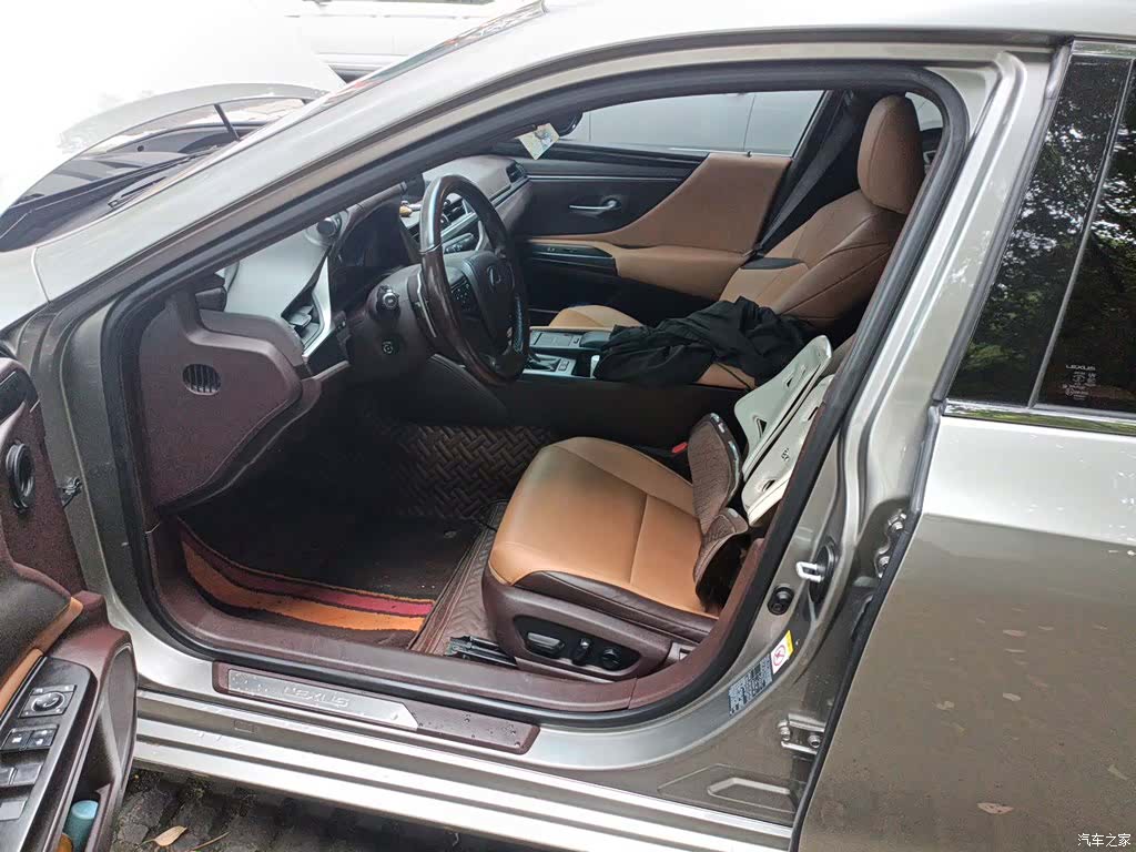 Lexus ES, 2019 8