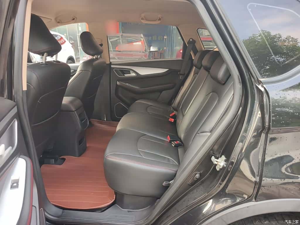 Wuling 560, 2015 17
