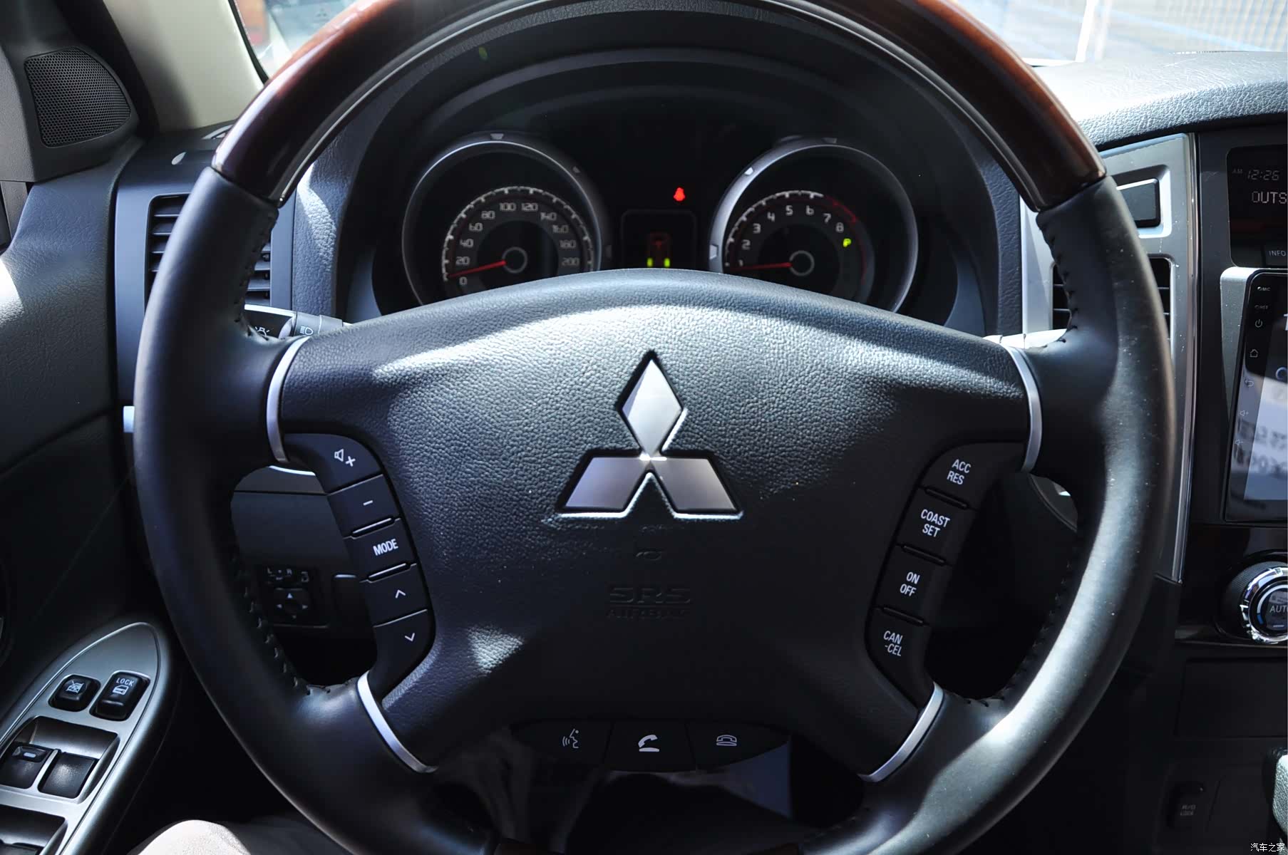 Mitsubishi Pajero, 2020 8