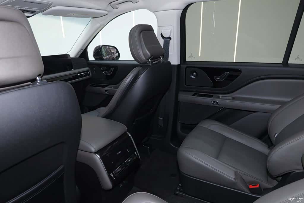 Lincoln Aviator, 2025 26