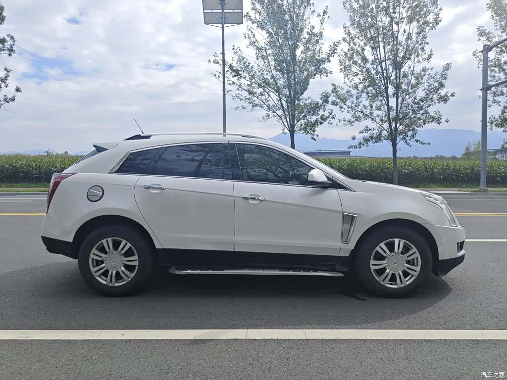 Cadillac SRX, 2015 4