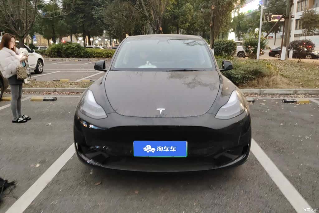 Tesla Model Y, 2022 2