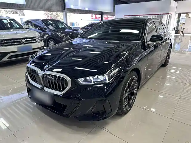 BMW 5 Series 2025 — купить из Китая под заказ