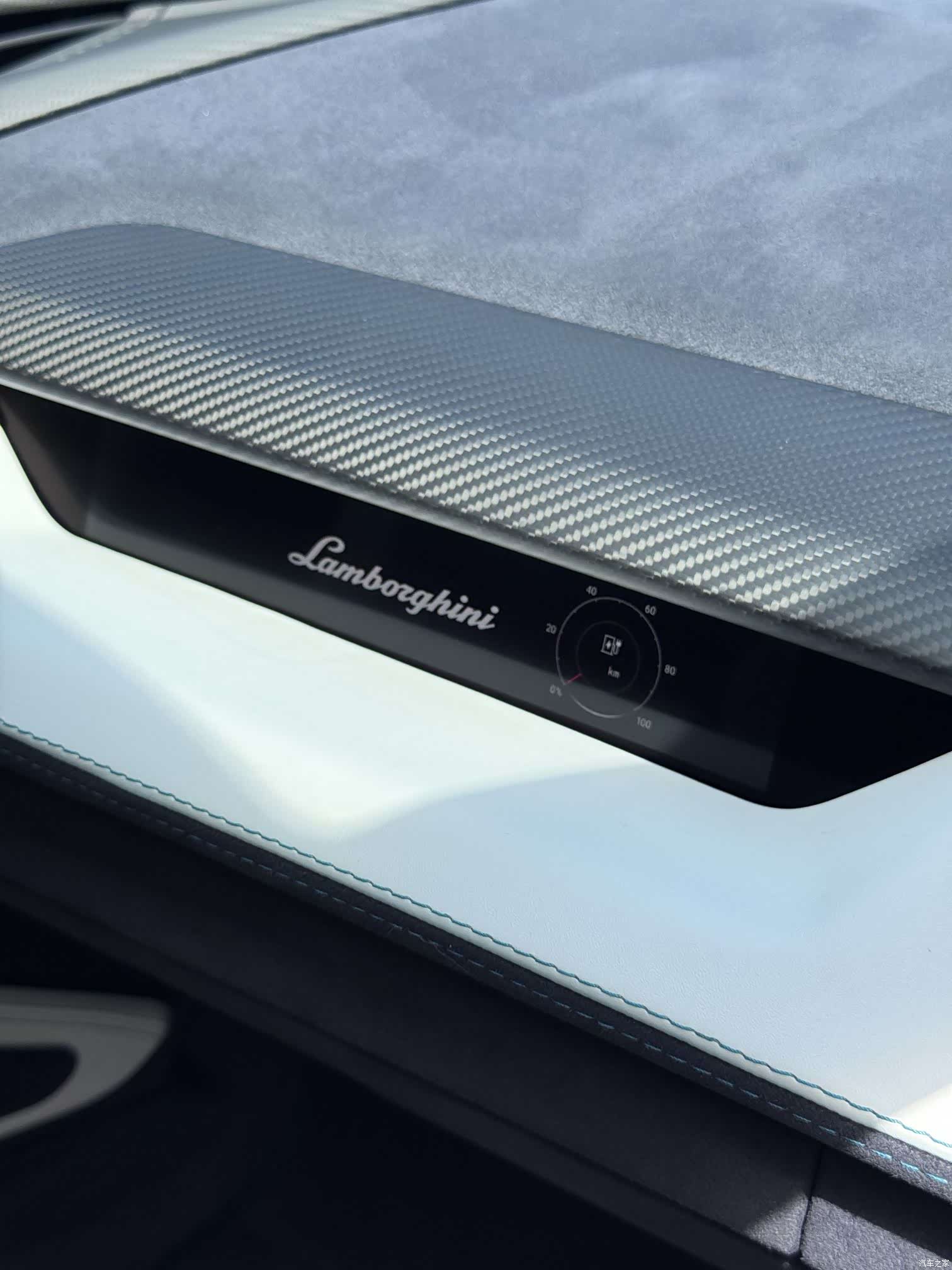 Lamborghini Revuelto, 2025 8