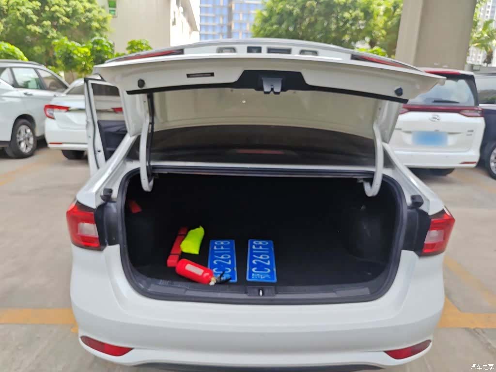 Roewe i5, 2019 15