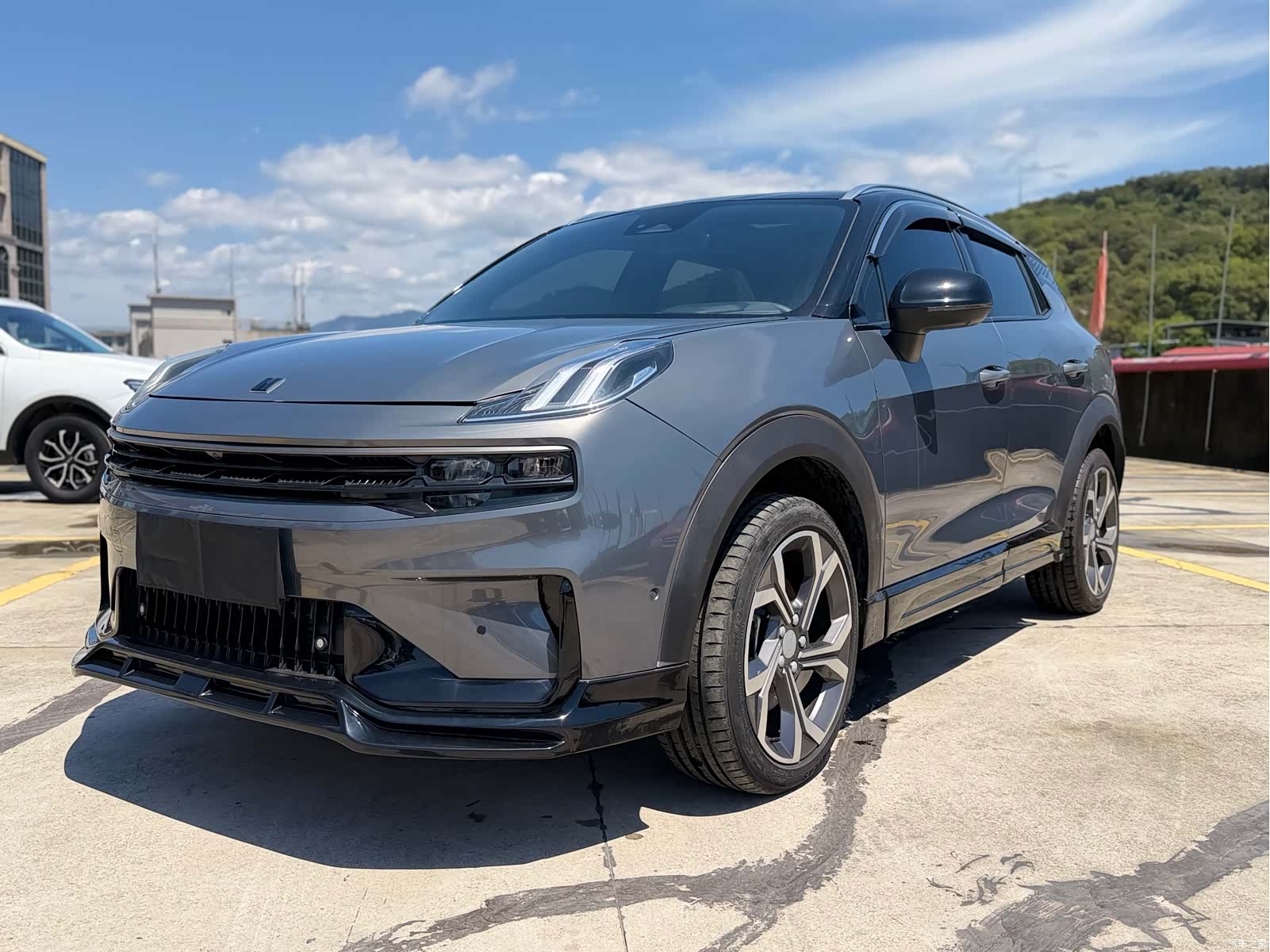 Lynk & Co 02
