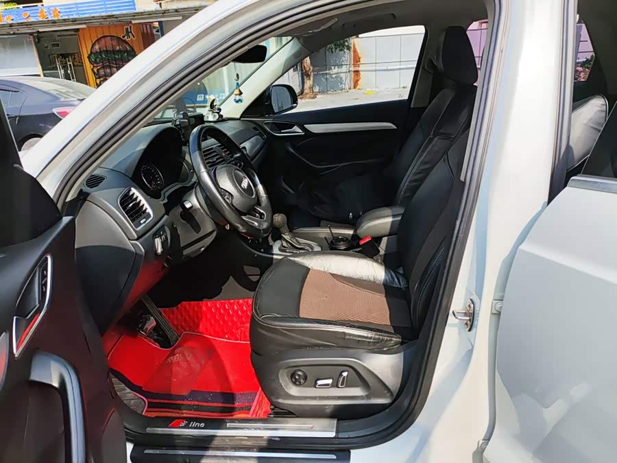 Audi Q3 2016, фото 11