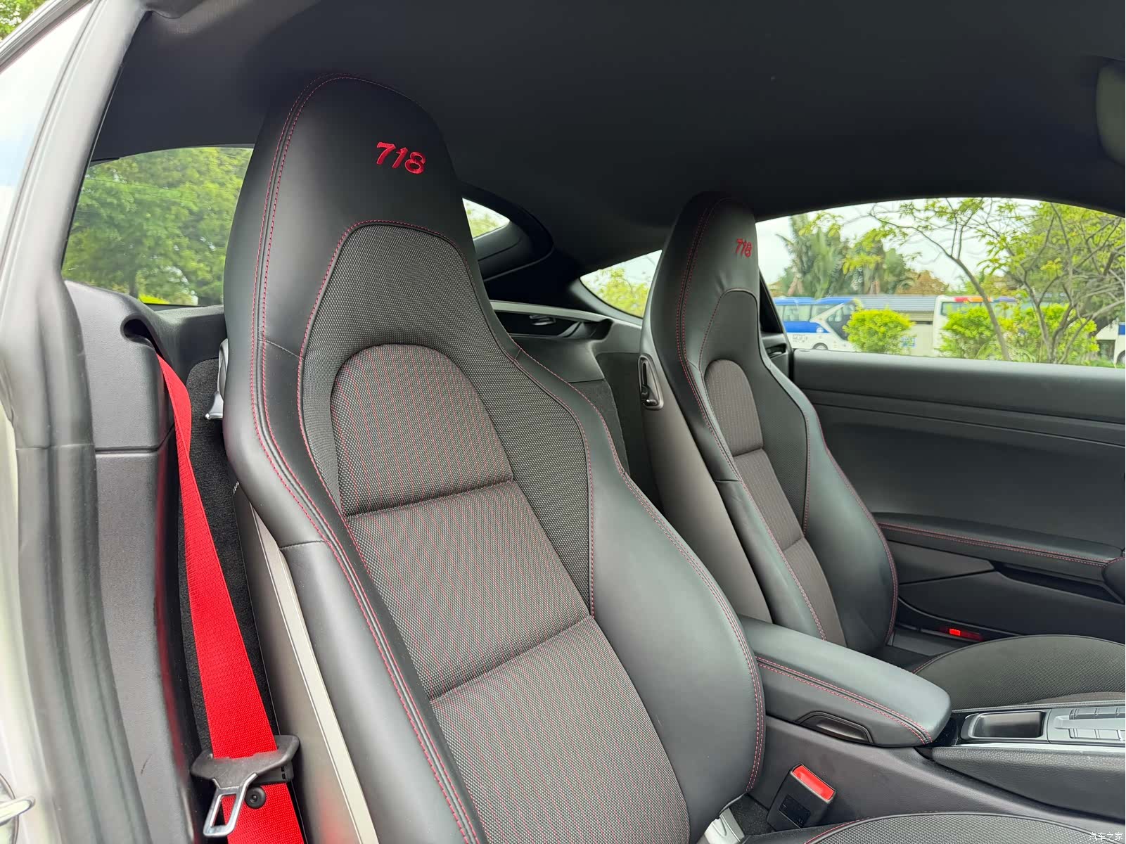 Porsche Cayman, 2020 15