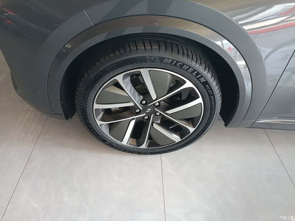 Li Auto L9, 2025 23
