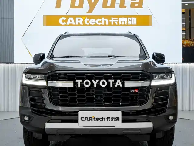 Toyota Land Cruiser 2024 — купить из Китая под заказ
