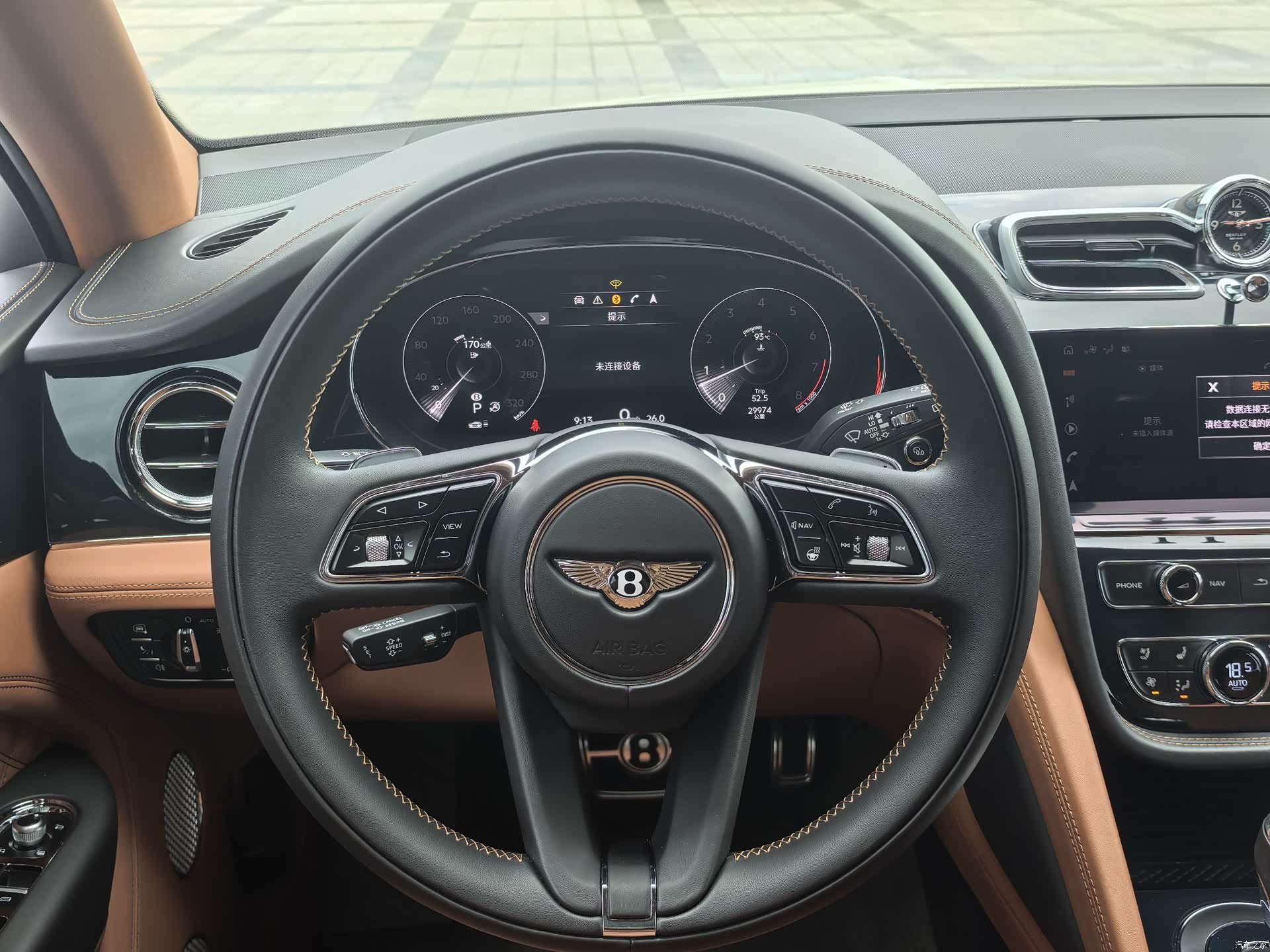 Bentley Bentayga, 2023 18