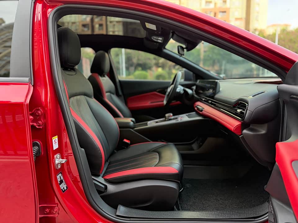 Trumpchi Shadow Leopard